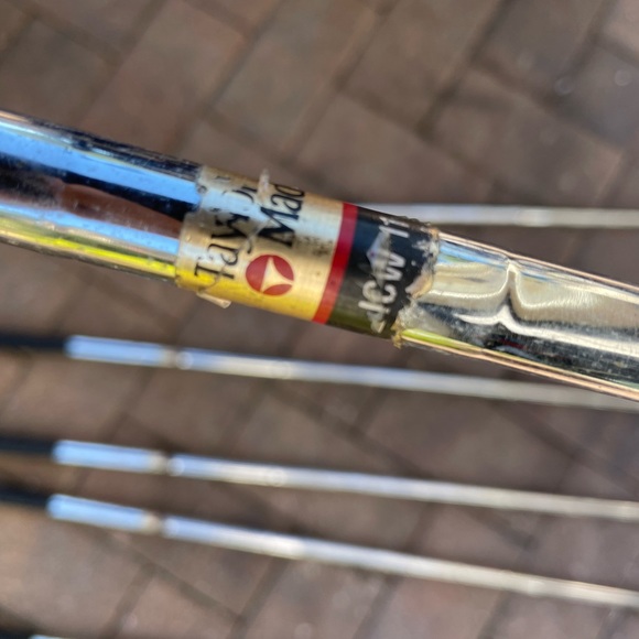 Taylormade ICW11 iron set 6 pc in right handed 
Steel shafts - Picture 5 of 12
